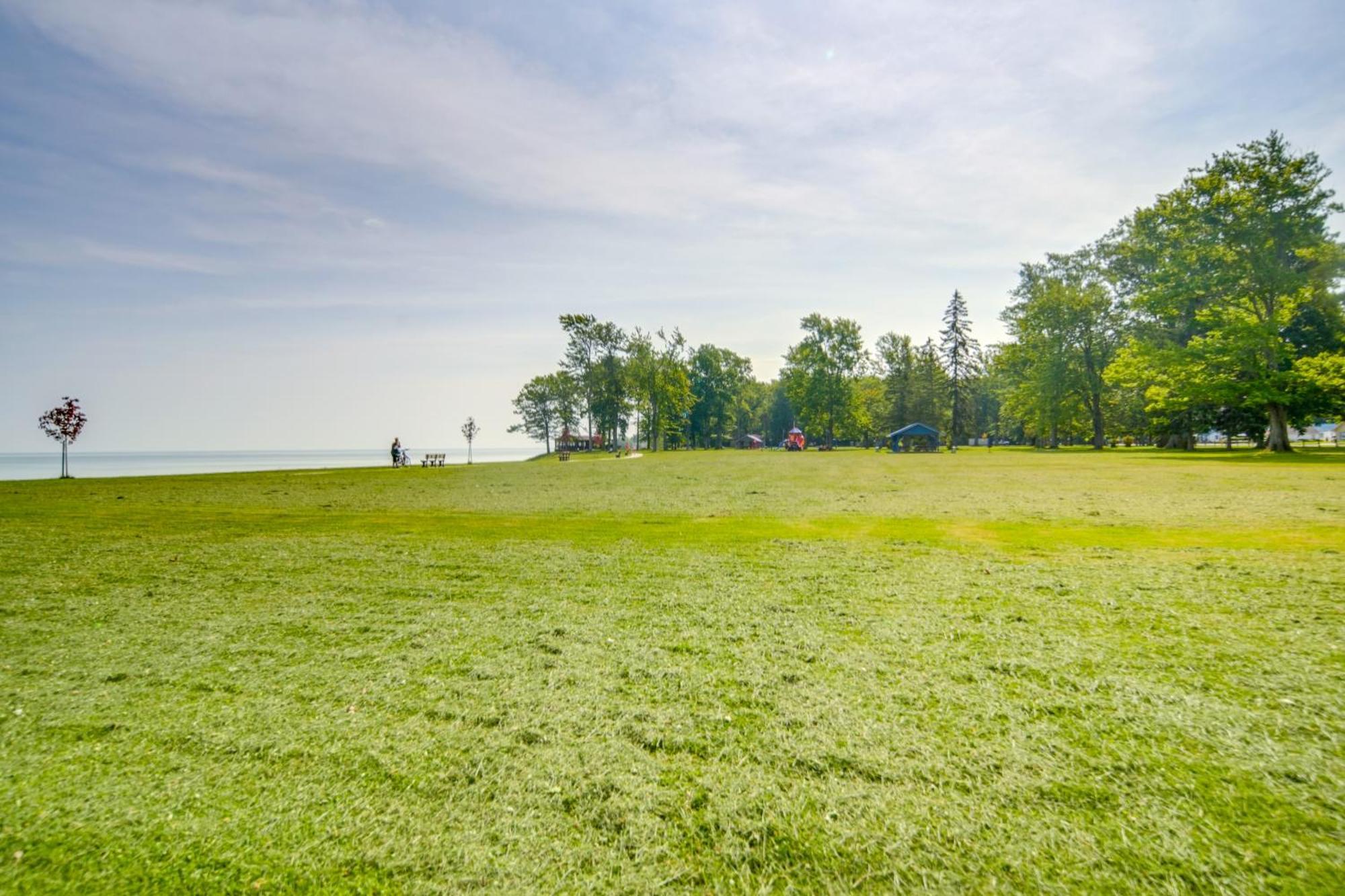 Charming Cottage With Yard Less Than 1 Mi To Lake Erie! Geneva Exterior photo